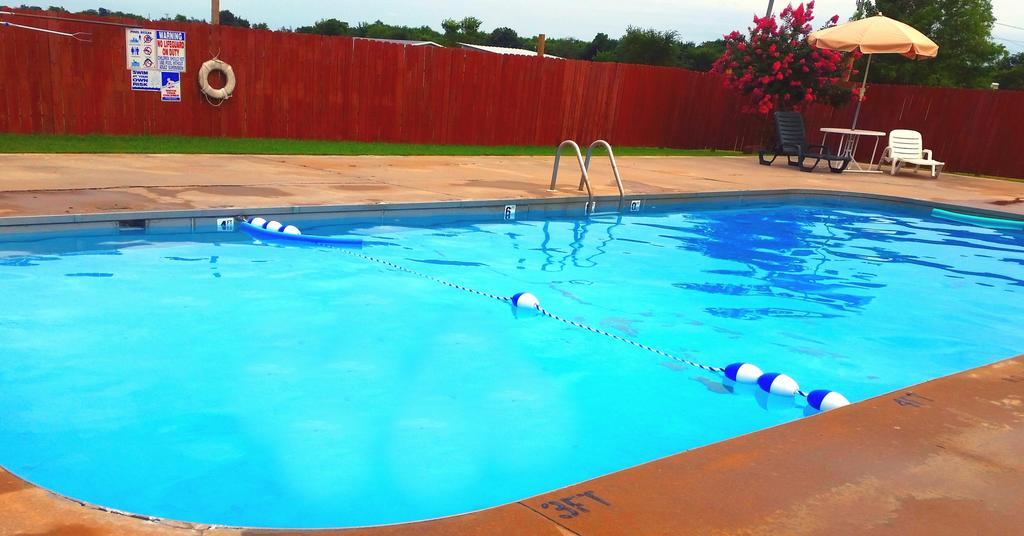 Lake Eufaula Inn & Suites Checotah Eksteriør bilde