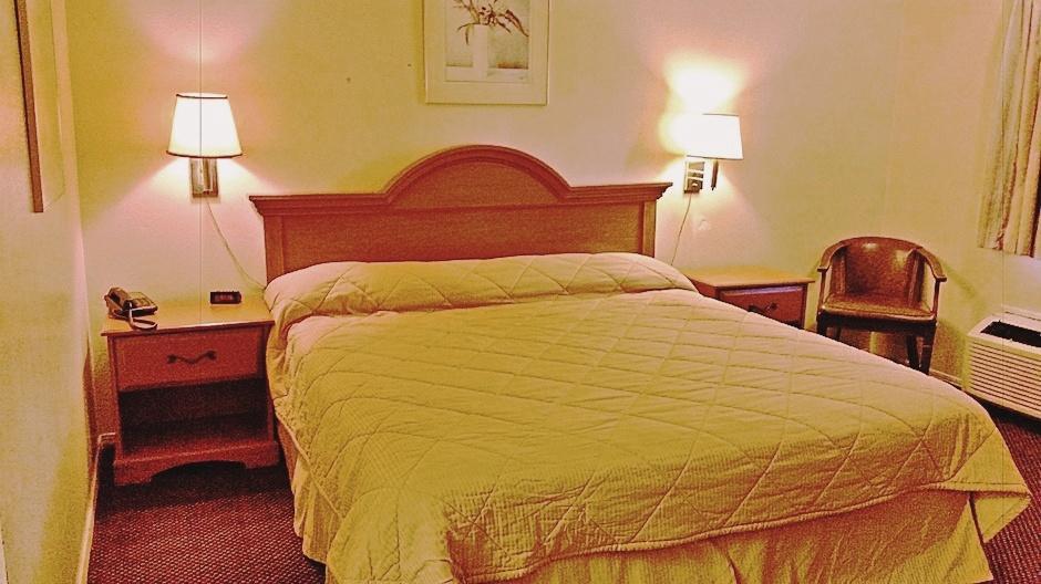 Lake Eufaula Inn & Suites Checotah Eksteriør bilde