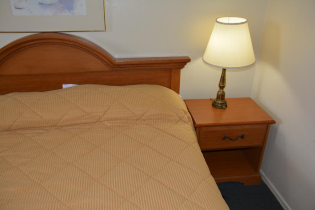 Lake Eufaula Inn & Suites Checotah Eksteriør bilde
