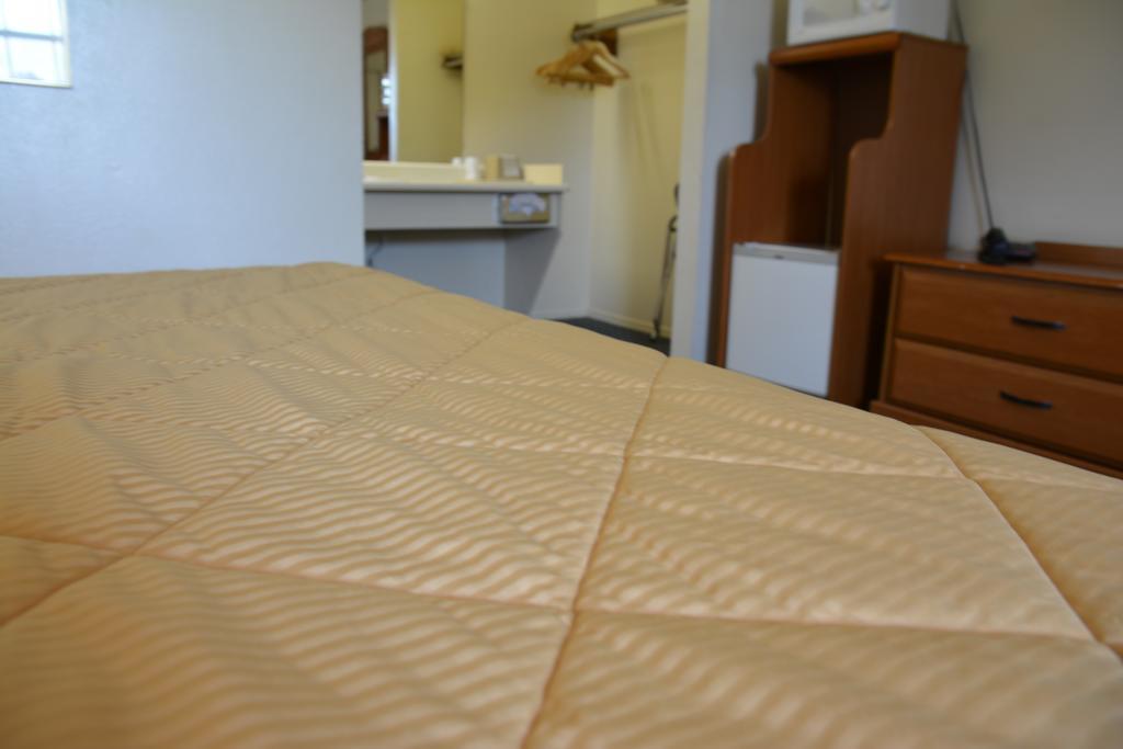 Lake Eufaula Inn & Suites Checotah Eksteriør bilde