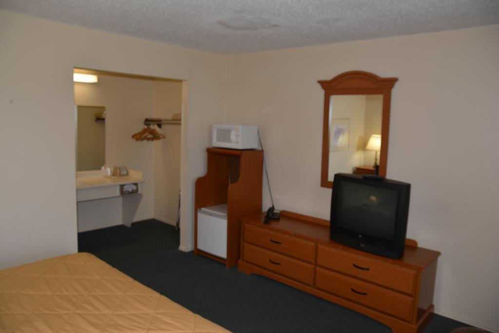 Lake Eufaula Inn & Suites Checotah Eksteriør bilde