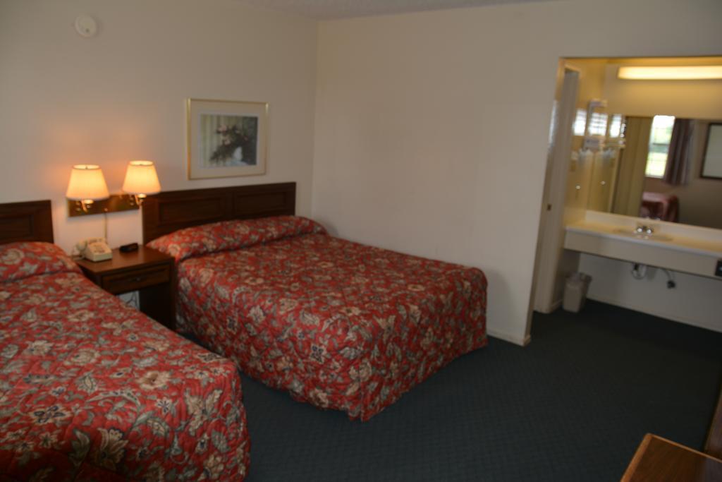 Lake Eufaula Inn & Suites Checotah Eksteriør bilde
