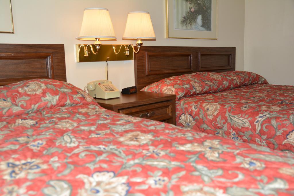 Lake Eufaula Inn & Suites Checotah Eksteriør bilde