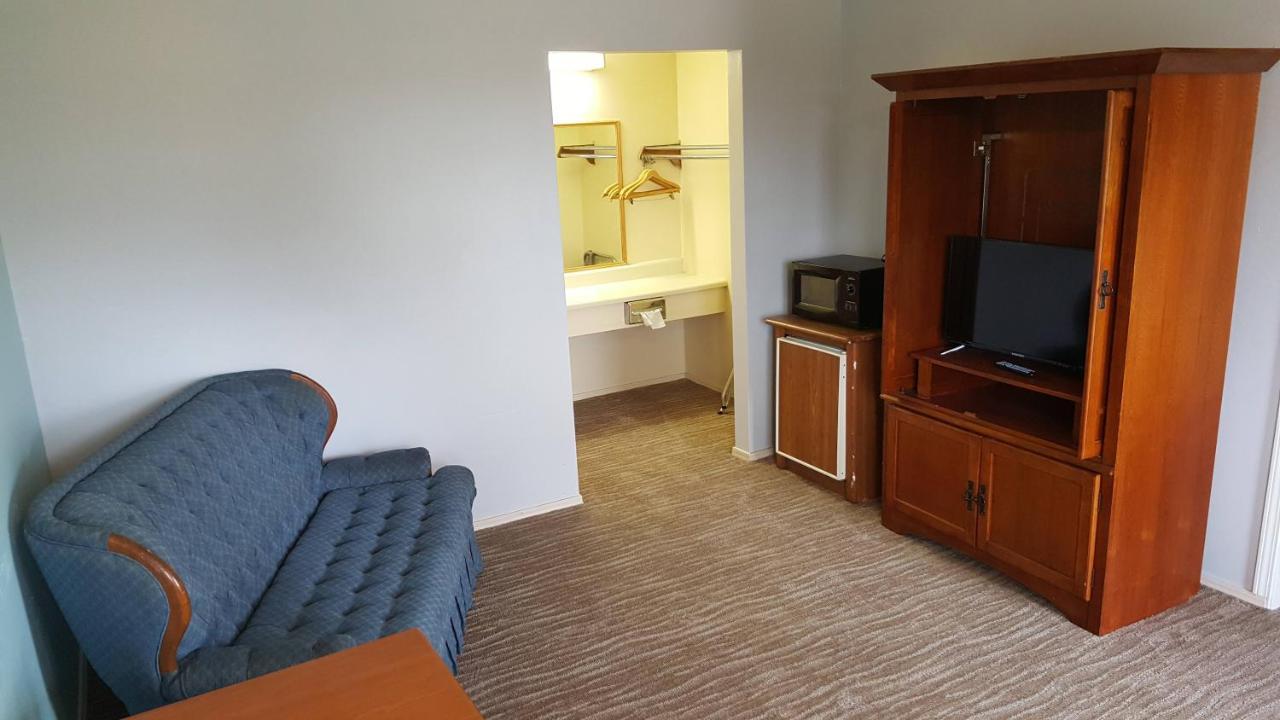 Lake Eufaula Inn & Suites Checotah Eksteriør bilde