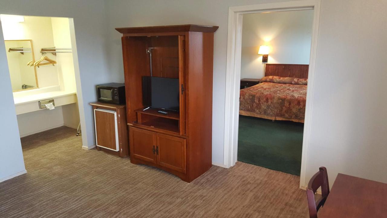 Lake Eufaula Inn & Suites Checotah Eksteriør bilde